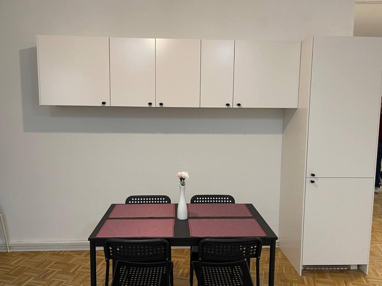 Helle Zentrale Wg Direkt Am Heumarkt Apartment *